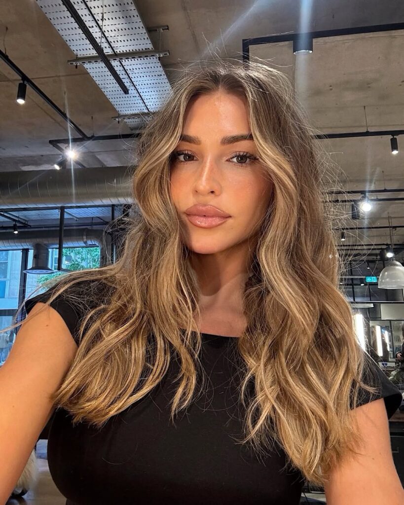 15 Hair Color Ideas for Brown Skin That Instantly Elevate Your Style (Trust Me, These Are Gorgeous) 3 Caramel Balayage