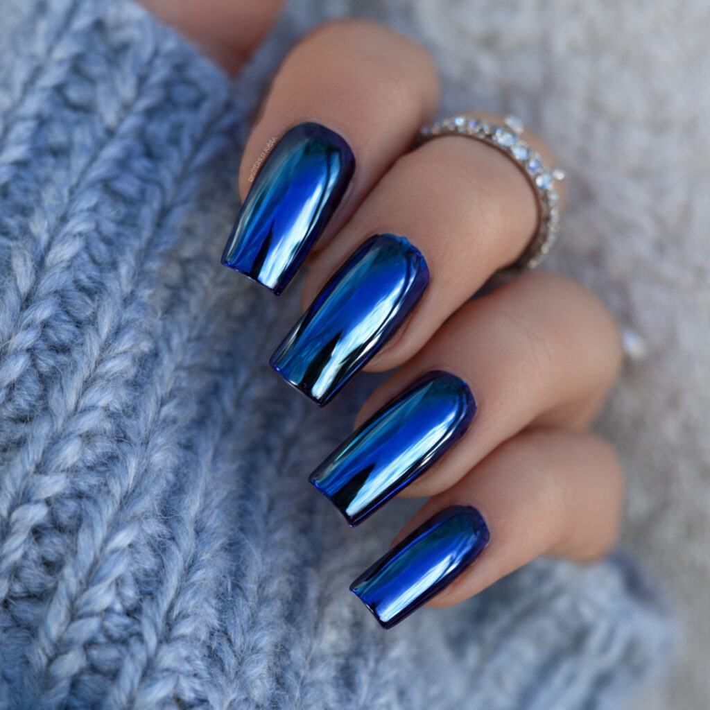 15 Dark Blue Nail Ideas That Look Expensive (But Are Totally Wearable Tomorrow) 12 Dark Blue Chrome French Nails