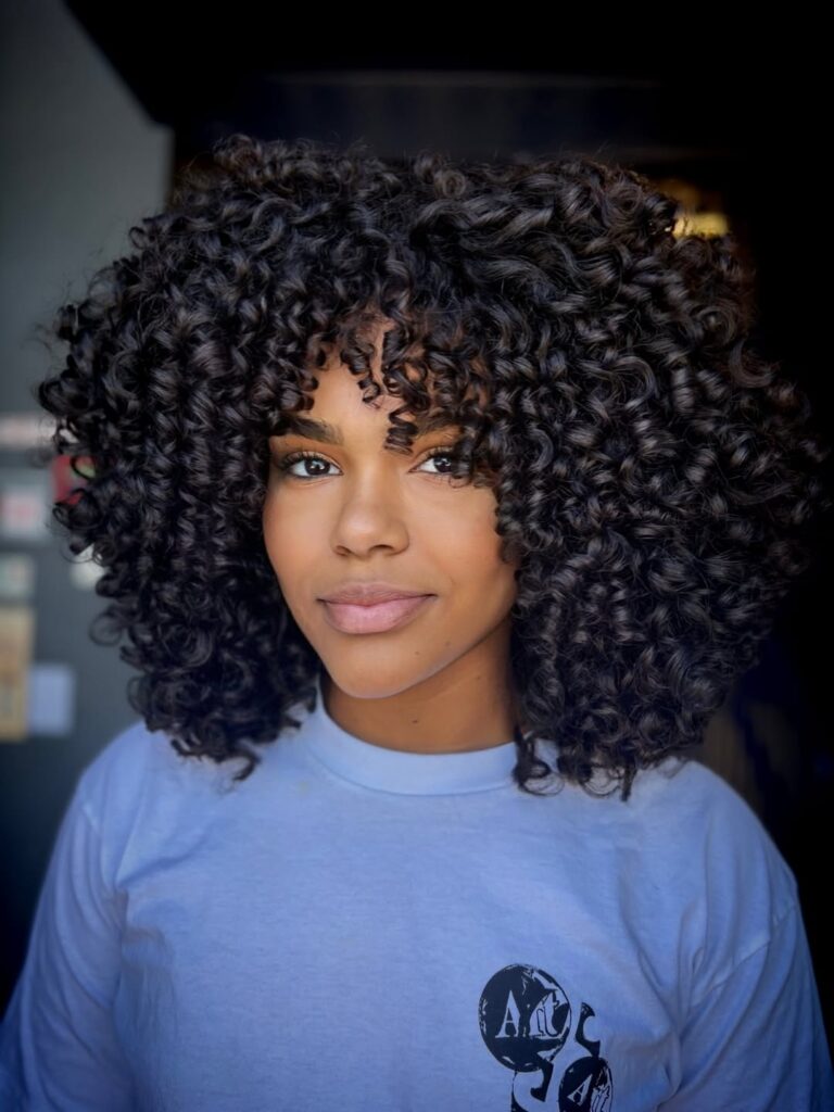 Shoulder-Grazing Curly Lob