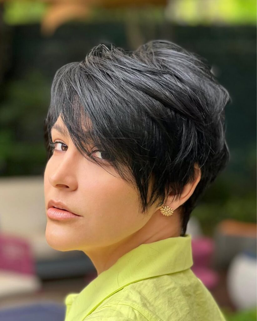 The Sleek Asymmetric Bob-Pixie Hybrid