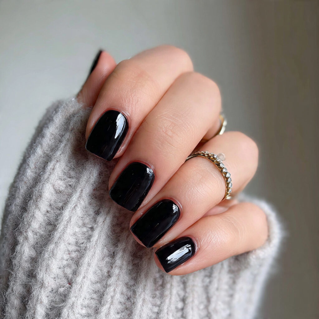 14 Short Nails Design Ideas That Make Your Hands Look Instantly Chic (Yes, Even If You’re a Minimalist) 4 glossy short black nails