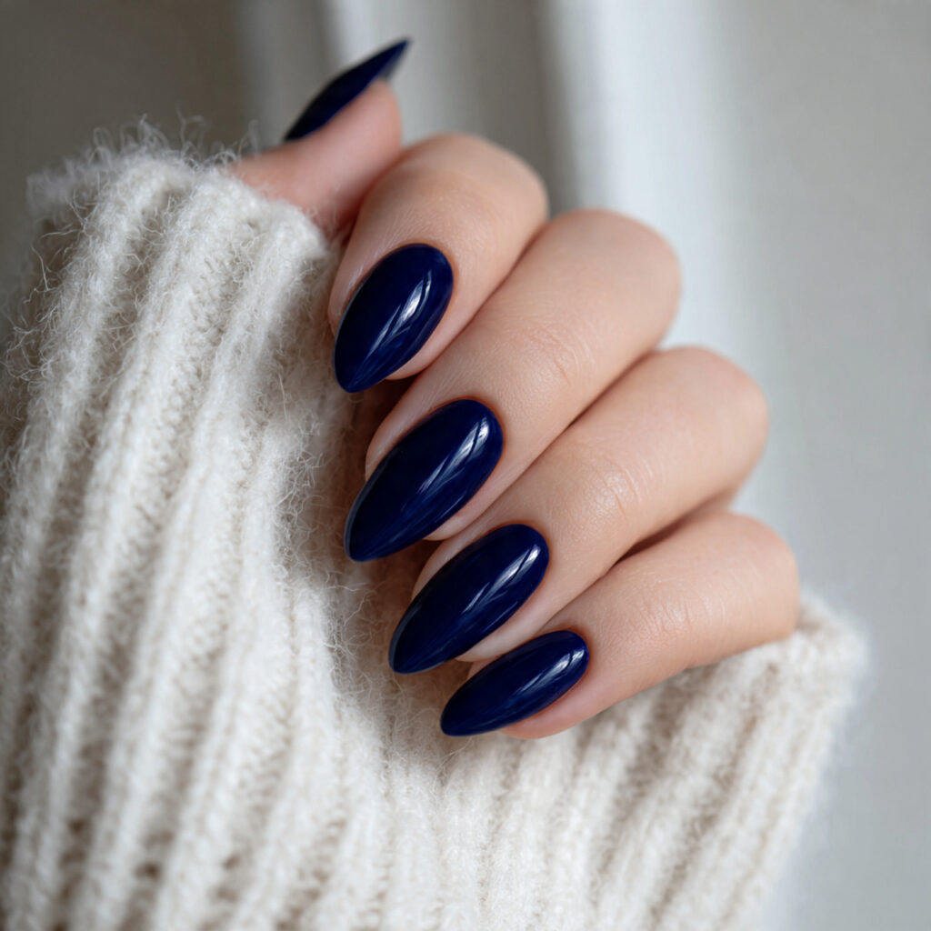 13 Navy Blue Nails Ideas That Look Expensive, Chic, and Totally Copy-Worthy 14 navy blue almond nails
