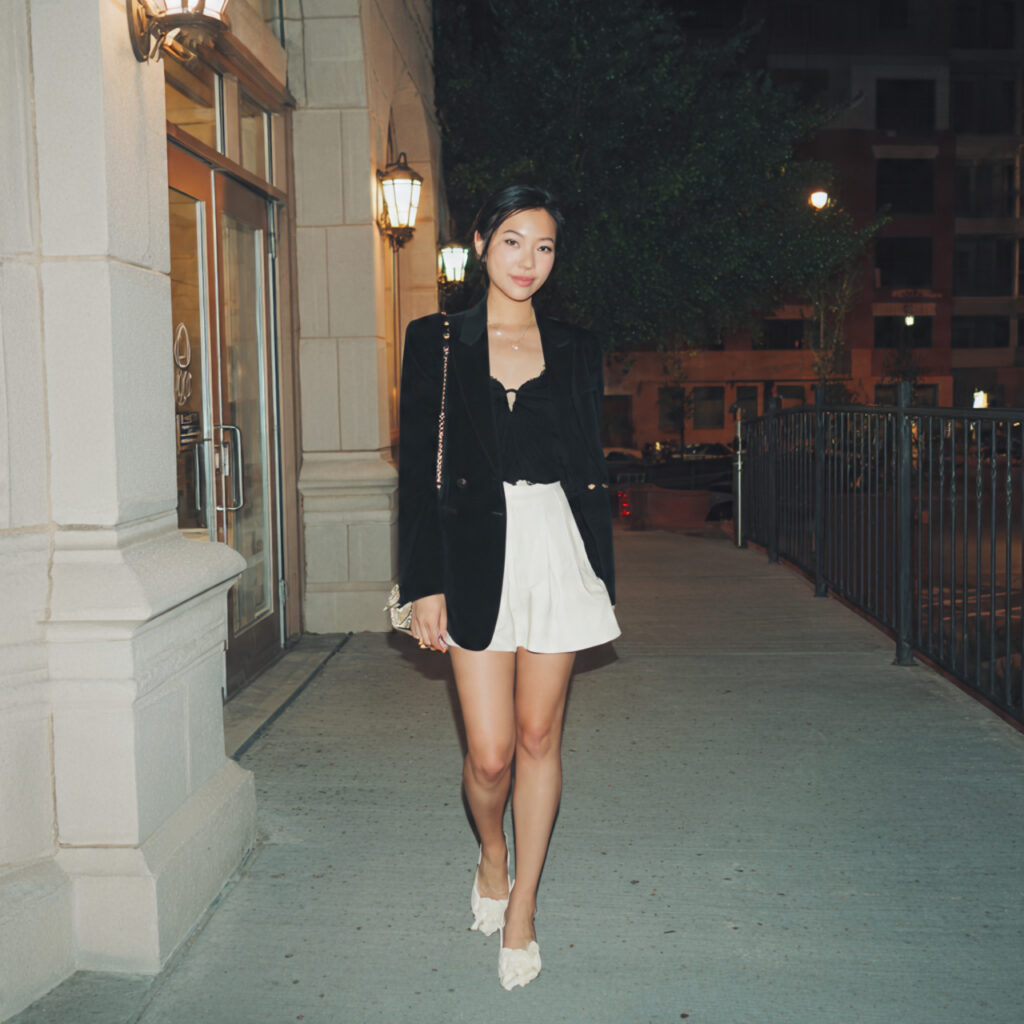 12 Girls Night Out Outfit Ideas That Will Instantly Make You the Best-Dressed in the Group 4 oversized blazer mini skirt for girls night out ou