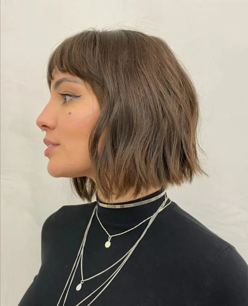16 Cute Short Hair Ideas That Look Effortless, Chic, and Totally Screenshot-Worthy 5 Chin Length Blunt Bob