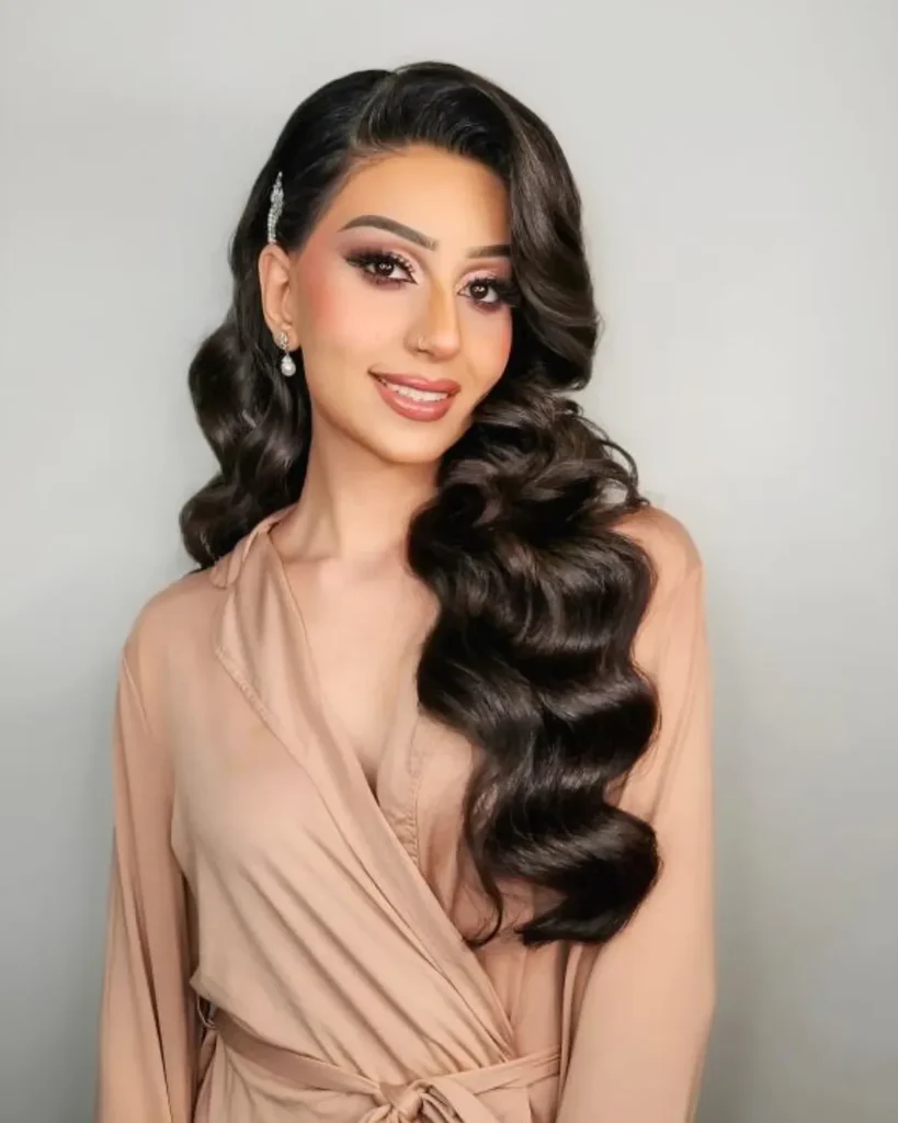 15 Wedding Hairstyles for Long Hair That Look Luxe, Romantic, and Totally Effortless 2 Classic Hollywood Waves