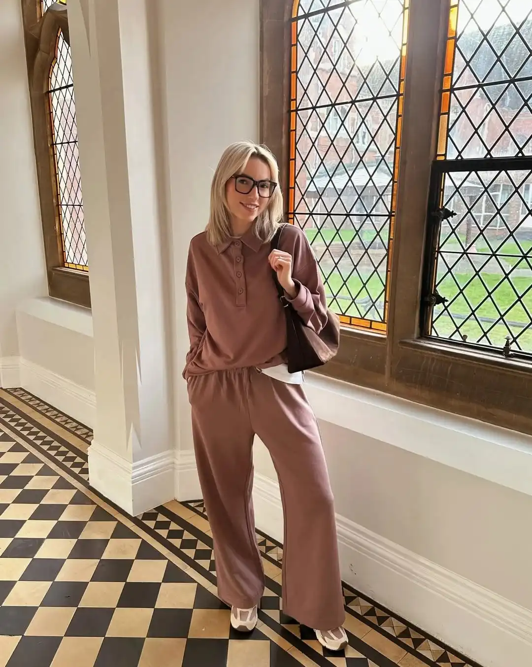 16 Comfy Outfit Ideas That Look Cute, Chic, and Effortlessly Put-Together 1 Comfy Outfit Ideas