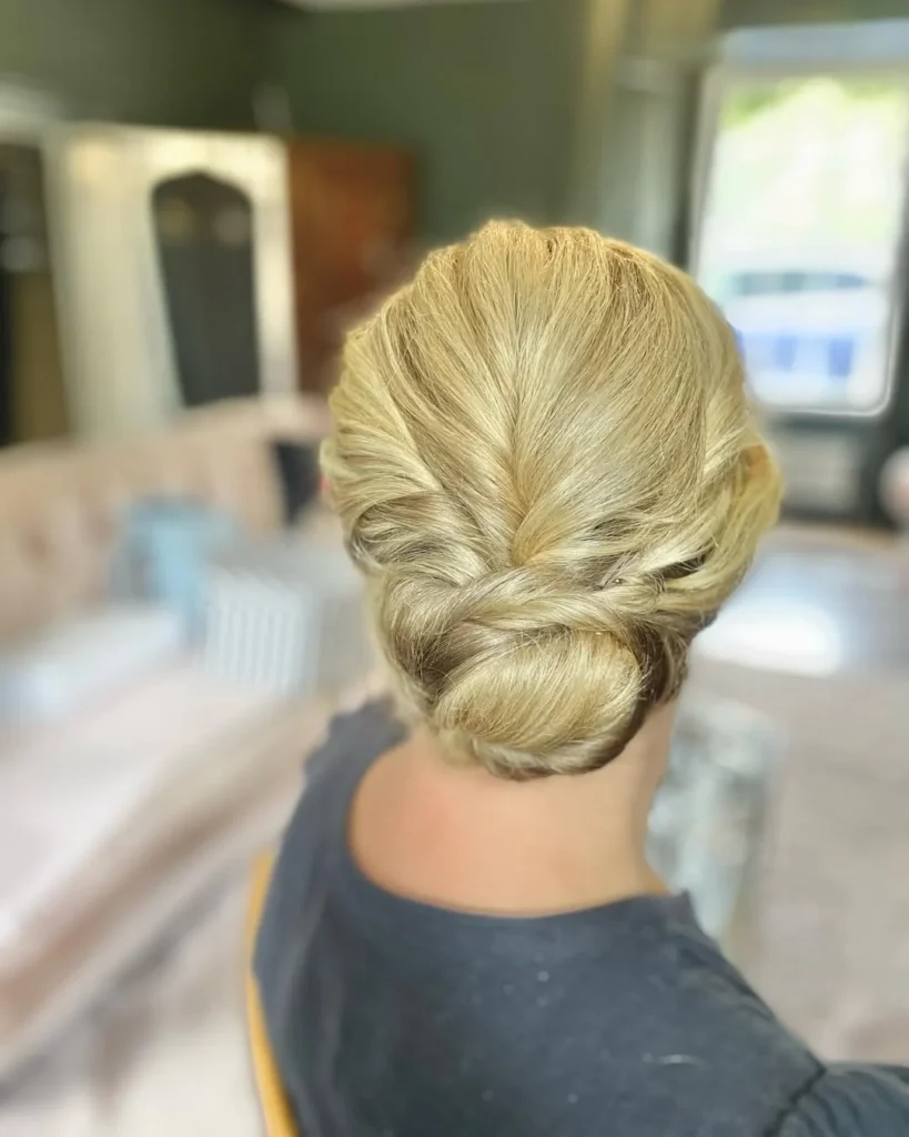 16 Easy Short Hair Updos That Look Fancy but Take Basically Zero Effort 41 Easy Short Hair Updos