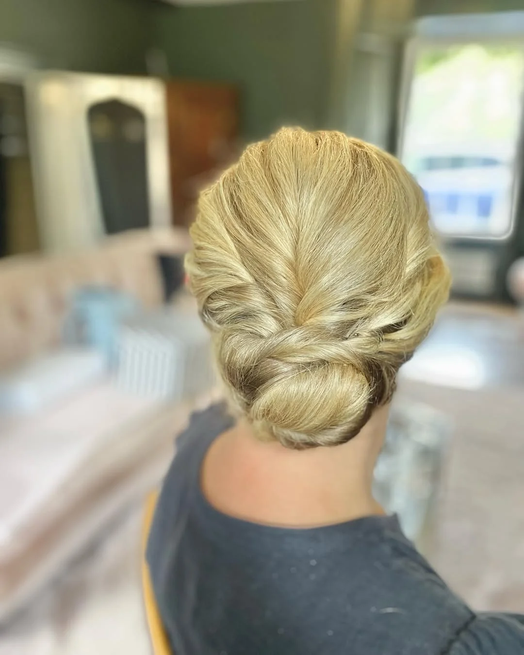 16 Easy Short Hair Updos That Look Fancy but Take Basically Zero Effort 1 Easy Short Hair Updos