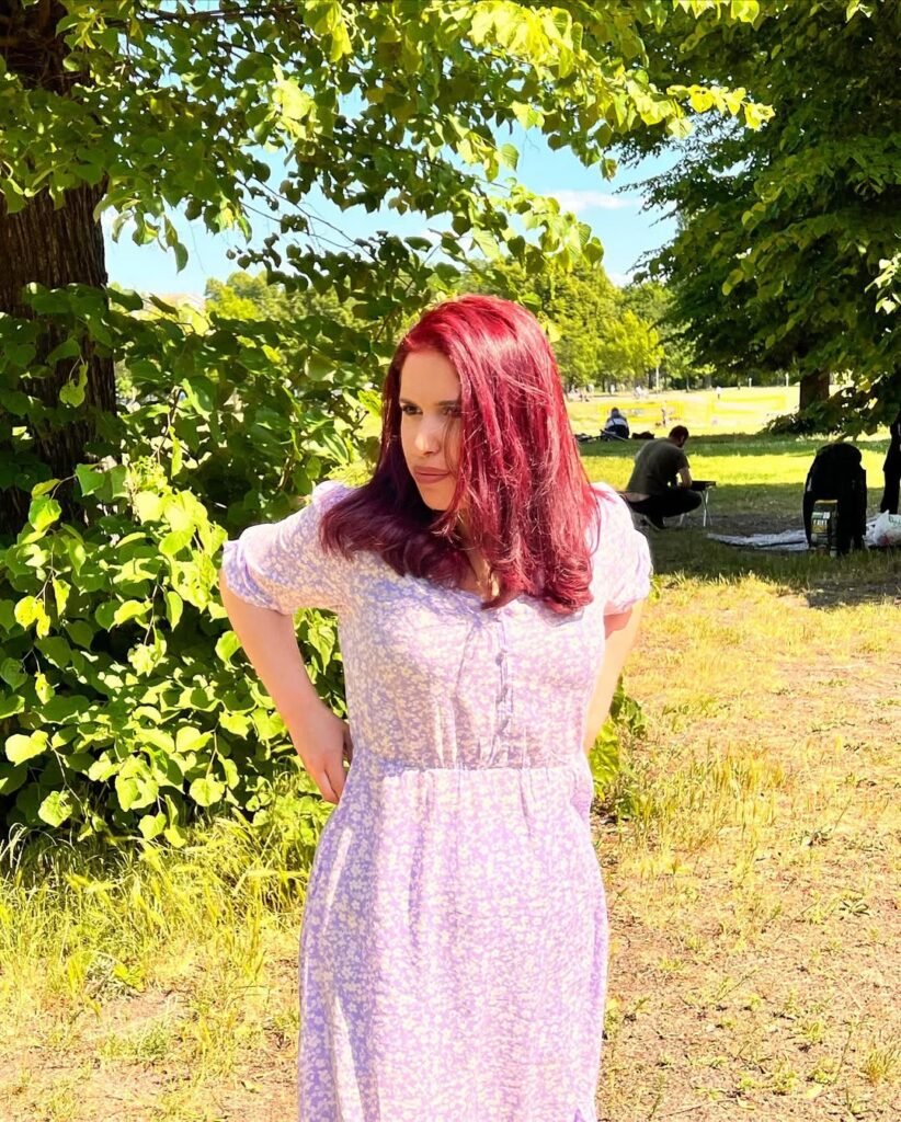 17 Dark Red Hair Color Ideas That Will Have You Turning Heads 15 Fiery Burgundy