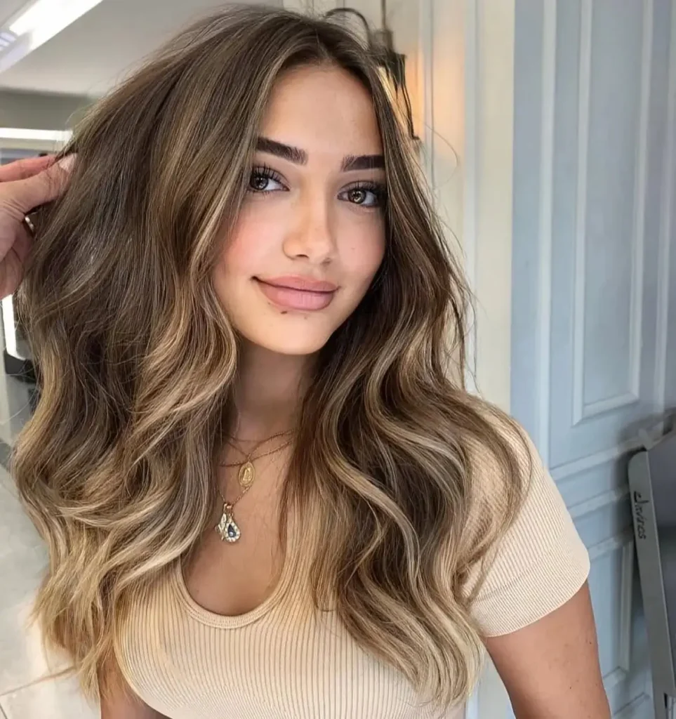 18 Golden Brown Hair Color Ideas That Make Brunette Hair Look Expensive Without Even Trying 3 Golden Brown Balayage