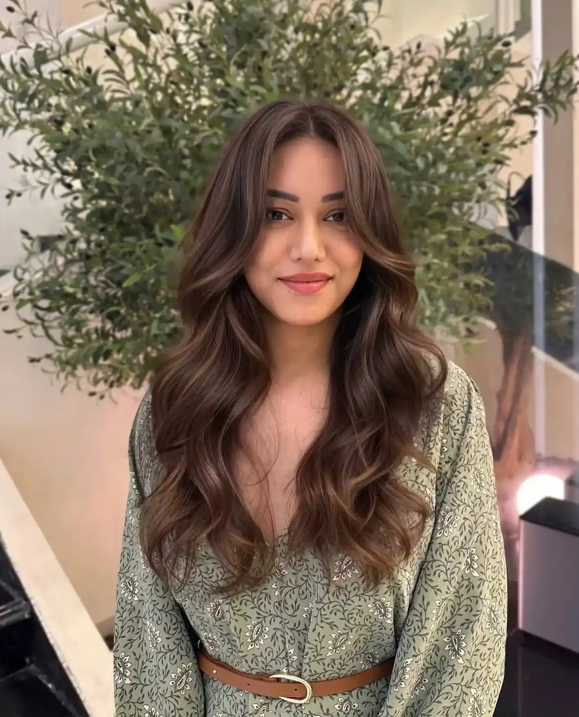 18 Golden Brown Hair Color Ideas That Make Brunette Hair Look Expensive Without Even Trying 9 18 Golden Brown Hair Color Ideas That Make Brunette Hair Look Expensive Without Even Trying