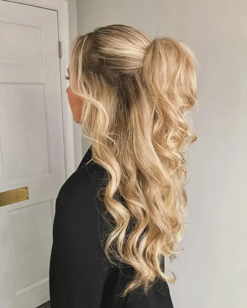 15 Round Face Hairstyles Ideas That Make Your Features Look Extra Chic 12 Half Up Half Down Hairstyle
