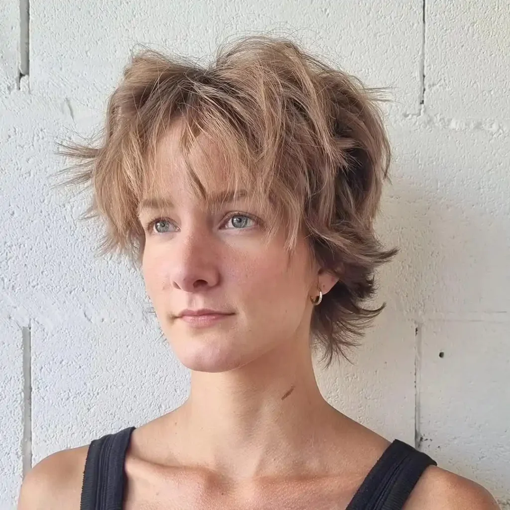 16 Cute Short Hair Ideas That Look Effortless, Chic, and Totally Screenshot-Worthy 7 Shaggy Short Hair