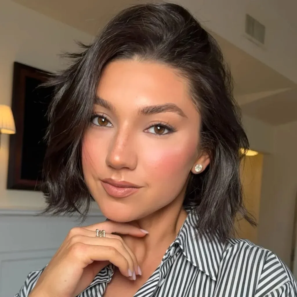 16 Short Brunette Hair Ideas That Look Chic, Fresh, and Seriously Expensive 6 Short Brunette Hair with Curtain Bangs