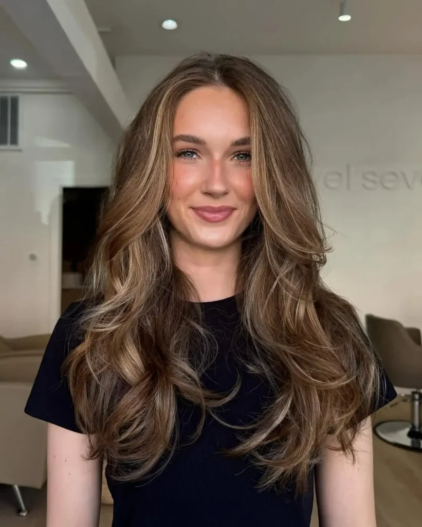 18 Golden Brown Hair Color Ideas That Make Brunette Hair Look Expensive Without Even Trying 16 Sun Kissed Golden Brown Hair