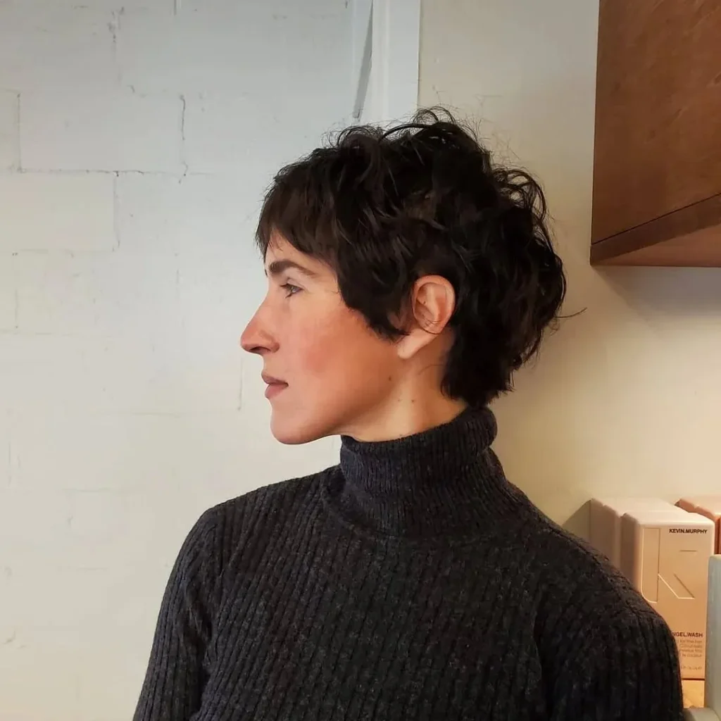 15 Round Face Hairstyles Ideas That Make Your Features Look Extra Chic 6 Textured Pixie Cut