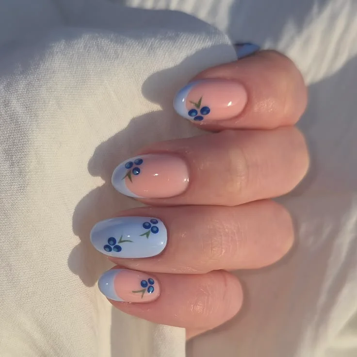 17 Blueberry Nails That Look Sweet, Fresh, and Low-Key Expensive 11 Blueberry Floral Nails