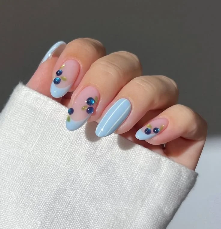 17 Blueberry Nails That Look Sweet, Fresh, and Low-Key Expensive 18 Blueberry Velvet Nails