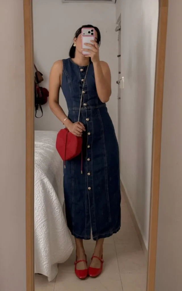 16 Denim Dress Outfit Ideas That Make Getting Dressed Look Effortlessly Cool 17 Denim Dress with Red Accessories