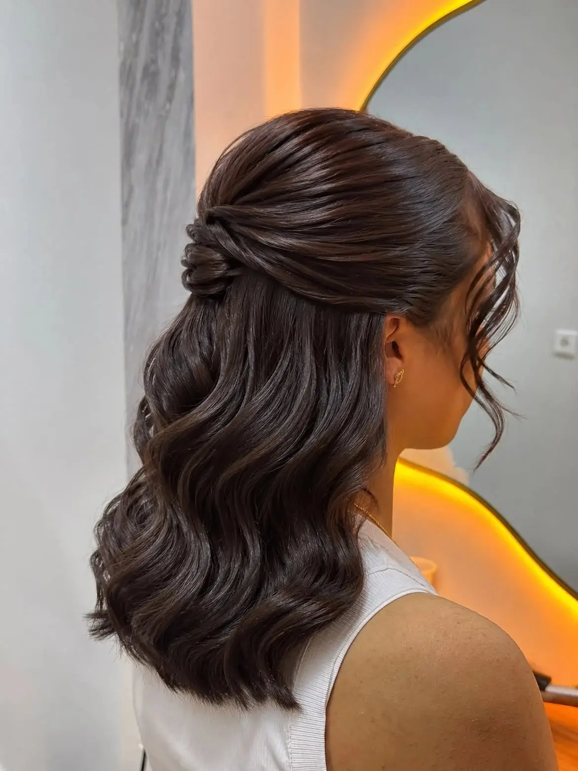 15 Elegant Hairstyle Ideas That Make You Look Expensive Without Trying Too Hard 5 15 Elegant Hairstyle Ideas That Make You Look Expensive Without Trying Too Hard