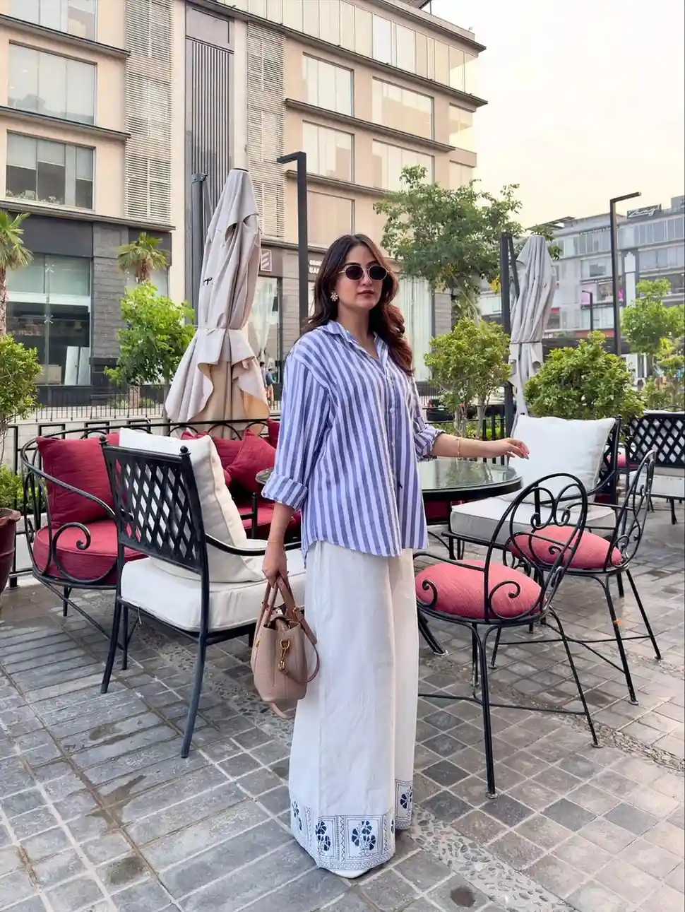 17 Girls Outfit Ideas That Look Cute, Feel Easy, and Basically Do the Styling for You 21 17 Girls Outfit Ideas That Look Cute, Feel Easy, and Basically Do the Styling for You