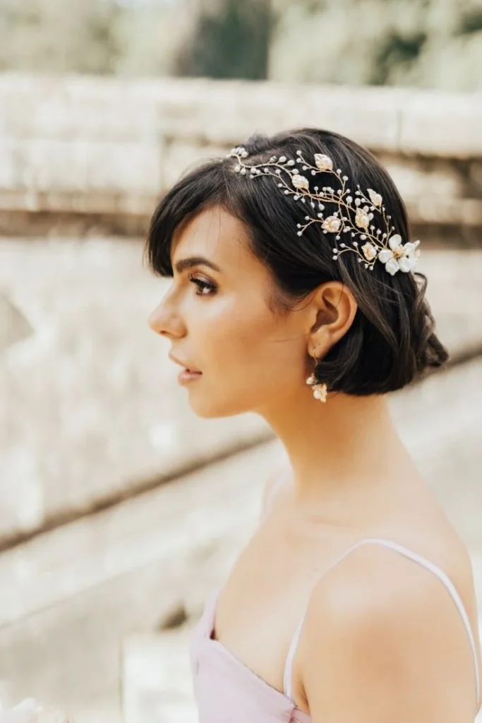 17 Short Hair Brides That Look Chic, Fresh, and Totally Wedding-Ready 18 Minimal Short Hair With Bold Hair Accessory