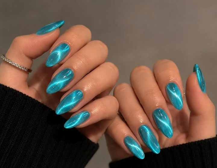 Teal Blue Cat Eye Blend