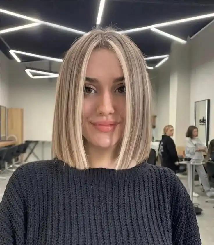 18 Short Hair Highlights That Make Your Cut Look Instantly More Expensive 9 Beige Blonde Highlights on a Blunt Bob