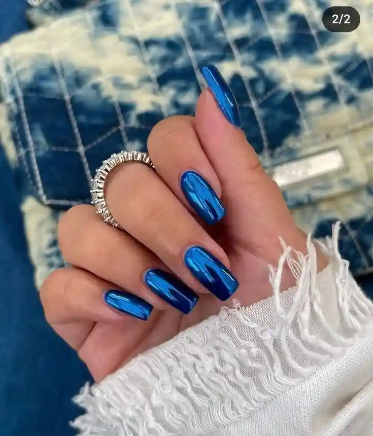 16 Blue Chrome Nails That Look Expensive, Cool, and Main Character Approved 11 Blue Chrome Coffin Nails