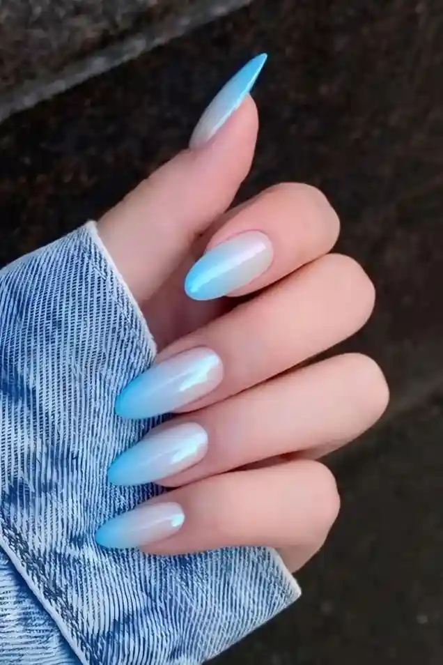 16 Blue Chrome Nails That Look Expensive, Cool, and Main Character Approved 7 Blue Chrome Ombre Nails
