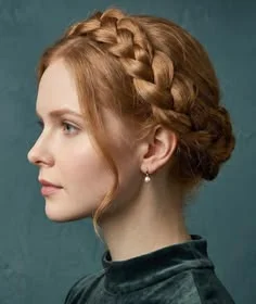 15 Short Hair Updo Ideas That Look Expensive, Effortless, and Ready in Minutes 6 Braided Crown Accent