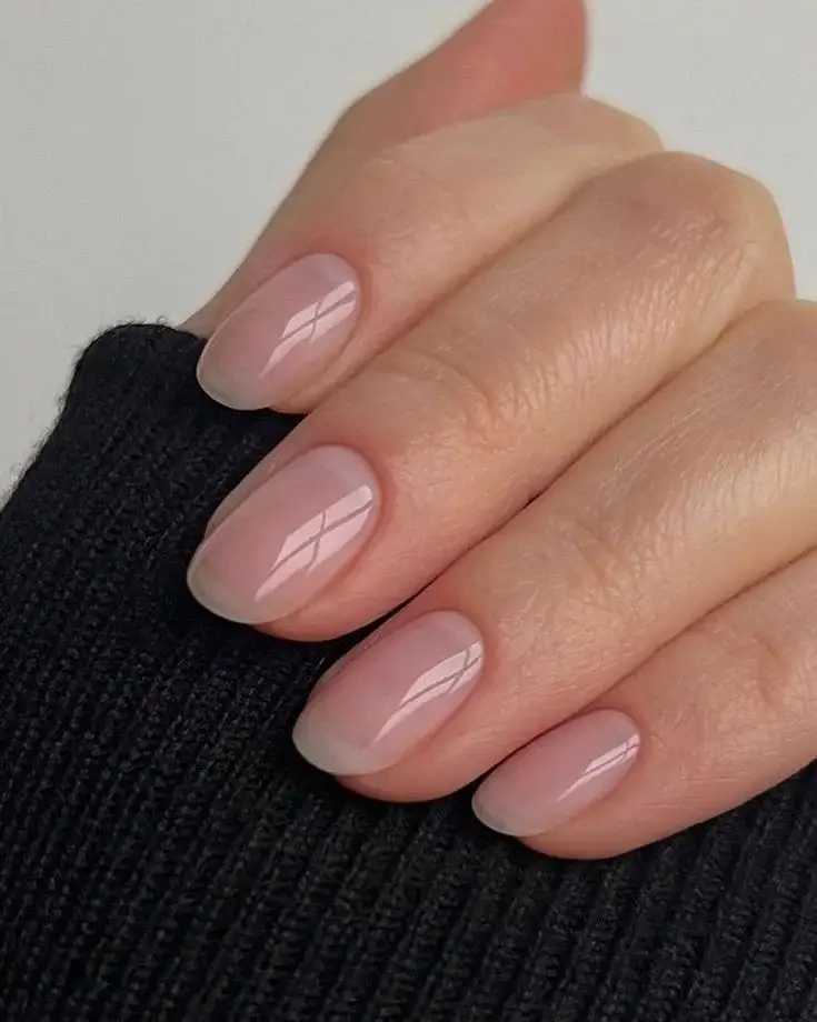 16 Simple Short Nails Ideas That Look Chic Without Trying Too Hard 12 Clear Gloss Short Nails