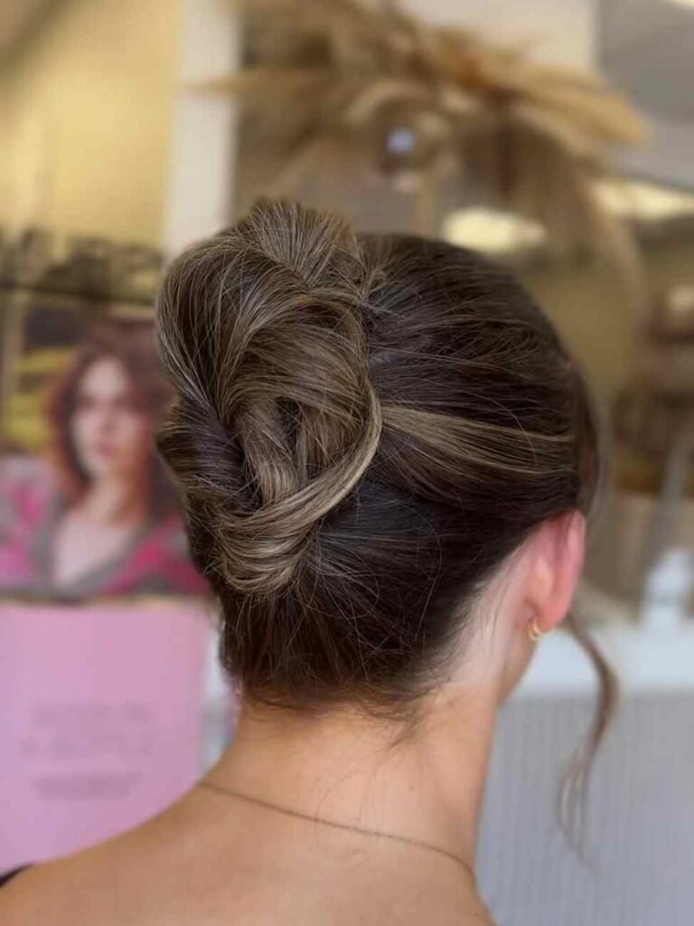 16 Formal Hairstyles That Make You Look Expensive With Basically Zero Drama 7 Elegant French Twist