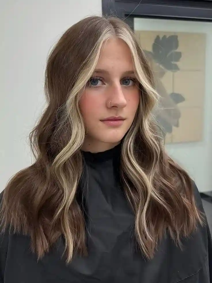 18 Short Hair Highlights That Make Your Cut Look Instantly More Expensive 4 Face Framing Money Piece Highlights
