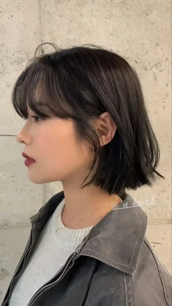 17 Korean Short Hair Ideas That Are So Chic, You’ll Want to Book a Salon Appointment Tonight 5 French Bob with Korean Bangs
