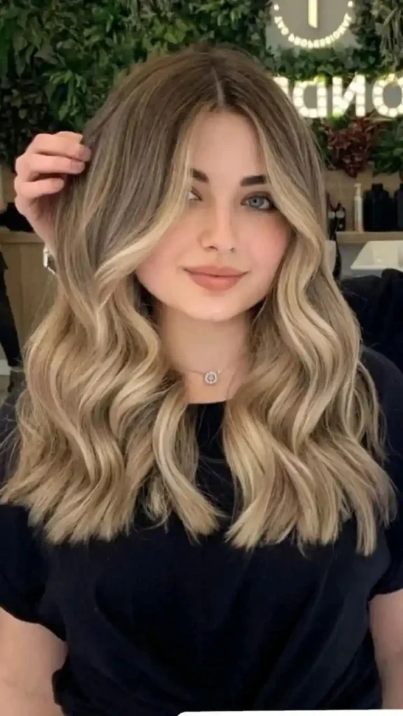 16 Blonde and Brown Hair Color Ideas That Look Expensive Without Trying Too Hard 3 Honey Blonde Highlights on Brown Hair