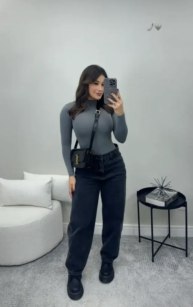 Easy Style Days: 14 Casual Fall Outfits That Still Look Put Together 3 Long Sleeve Bodysuit With Loose Cargo Jeans