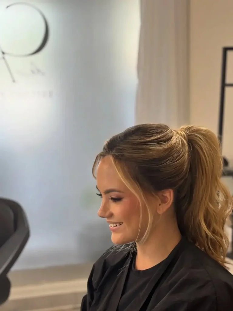 13 Ponytail Hairstyles That Instantly Upgrade Your Look (Yes, Even Your “Lazy Hair Day”) 4 Messy Ponytail