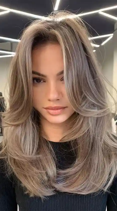 16 Blonde and Brown Hair Color Ideas That Look Expensive Without Trying Too Hard 6 Mushroom Brown with Blonde Ribbon