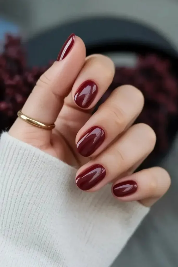 18 Really Short Nails Ideas That Prove Tiny Manicures Can Still Slay 16 Short Burgundy Nails