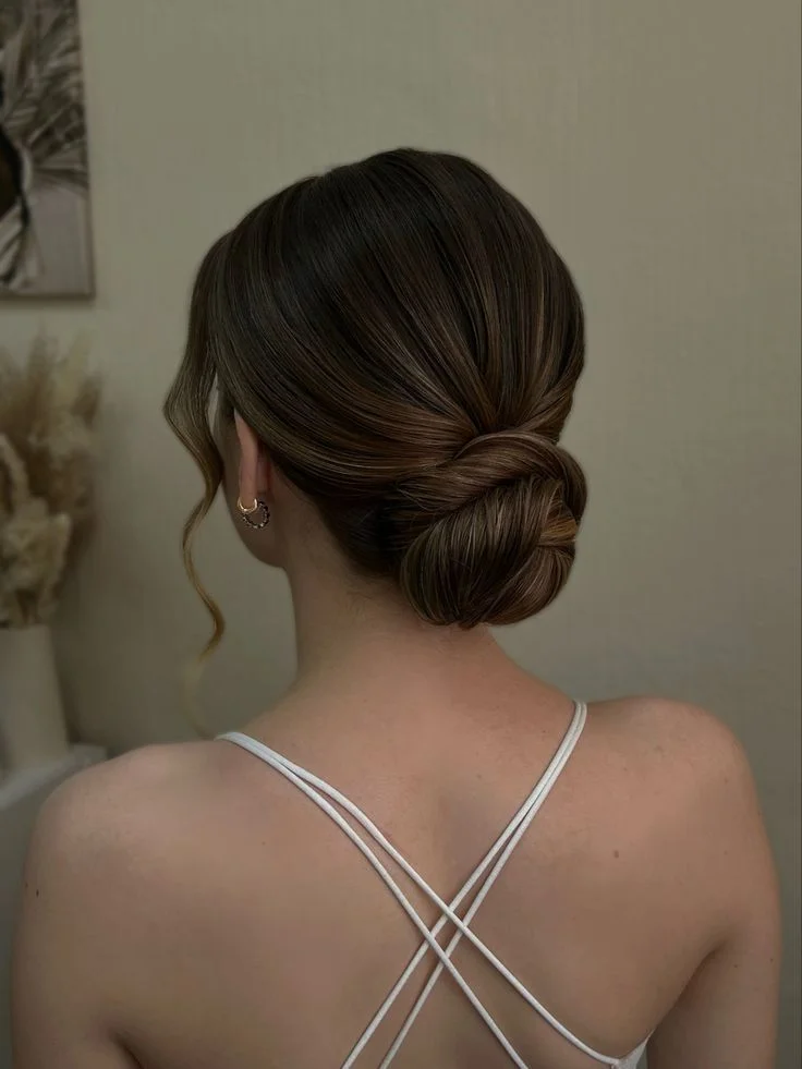 18 Work Hairstyles Ideas That Make You Look Polished Before Your Coffee Even Kicks In 2 Sleek Low Bun