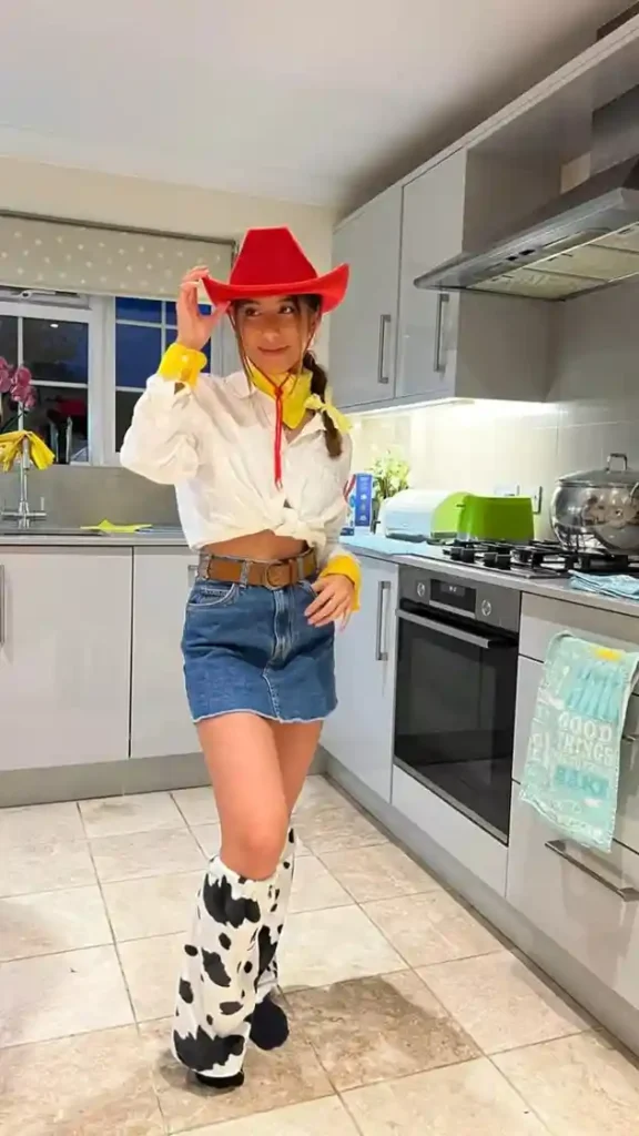 18 Disney Outfit Ideas That Look Magical Without Feeling Like a Costume 8 Toy Story Jessie Cowgirl Outfit