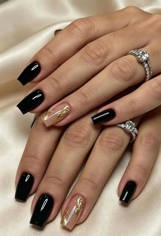 14 Fall Coffin Nails Ideas That Make Your Autumn Manicure Look Trendy And Chic 5 Black And Gold Coffin Nails
