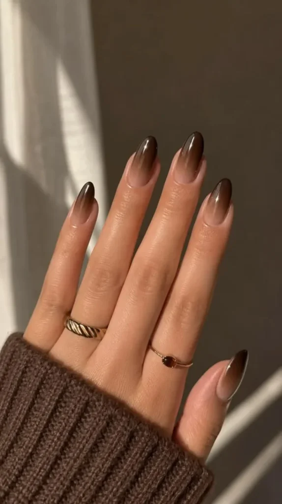 15 Brown Fall Nails Ideas That Create The Perfect Cozy Autumn Manicure 3 Caramel Brown Ombre Nails