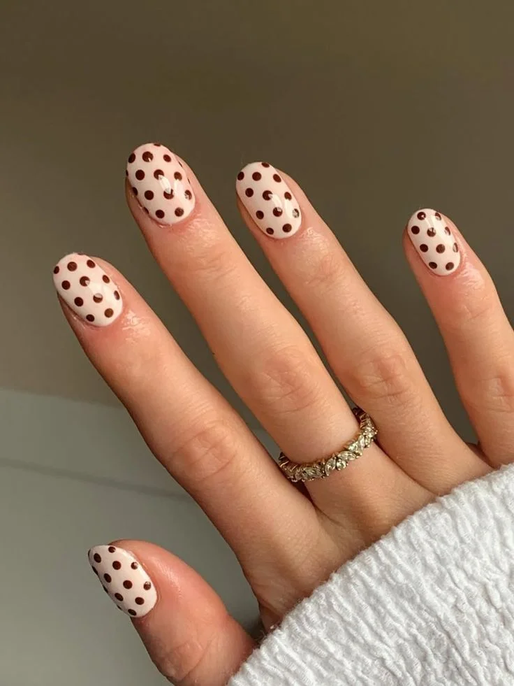 15 Fall Nails Polka Dots Ideas That Add A Cute Touch To Your Autumn Manicure 7 Caramel Latte Polka Dot Nails