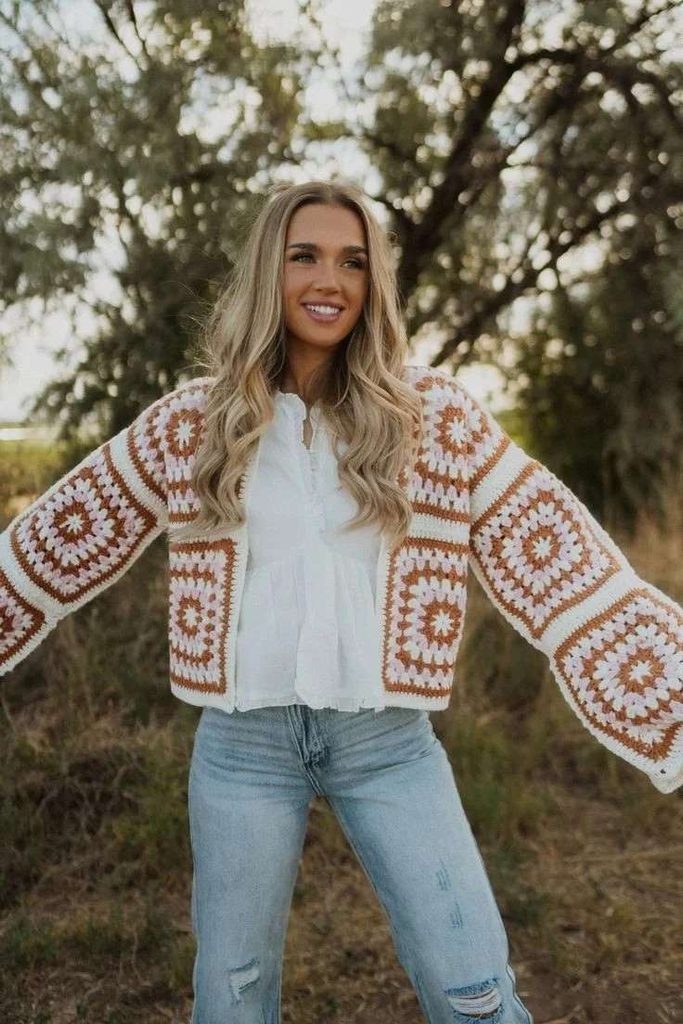 16 Boho Fall Outfits That Bring Cozy Free-Spirited Style to Autumn Days 5 Crochet Cardigan With Denim