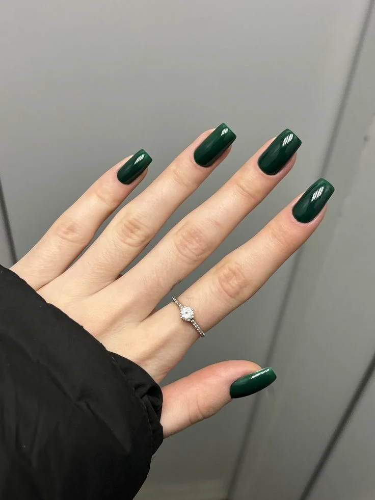 14 Fall Coffin Nails Ideas That Make Your Autumn Manicure Look Trendy And Chic 11 Dark Green Coffin Nails