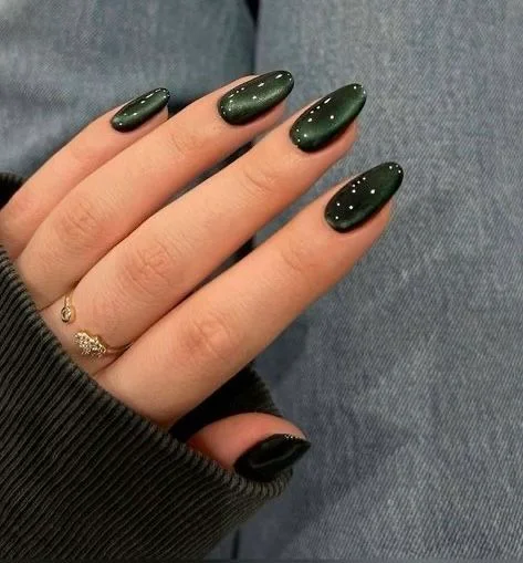 15 Fall Green Nails Ideas That Bring A Fresh Earthy Touch To Your Autumn Style 11 Dark Green Velvet Nails