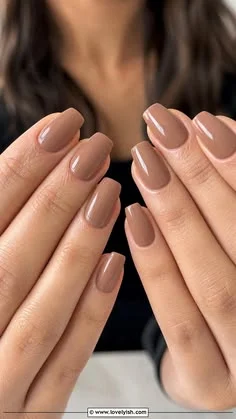 15 Brown Fall Nails Ideas That Create The Perfect Cozy Autumn Manicure 9 Light Beige Brown Nails