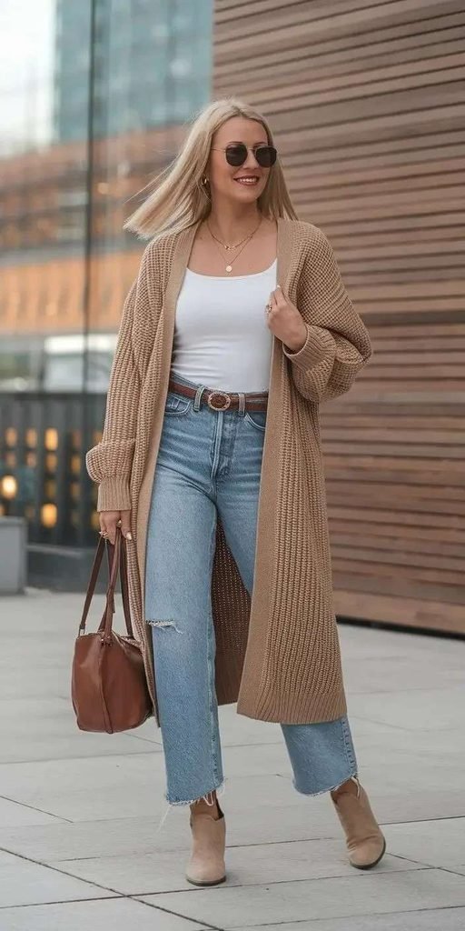 17 Simple Fall Outfits That Make Everyday Dressing Easy and Stylish 8 Long Cardigan With a Simple Top